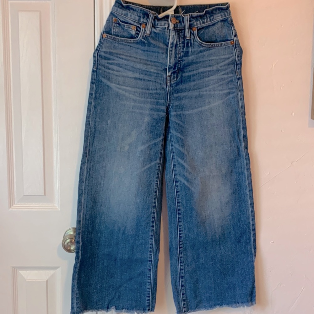 MADEWELL wide leg, high waisted cropped jeans with fringed bottoms